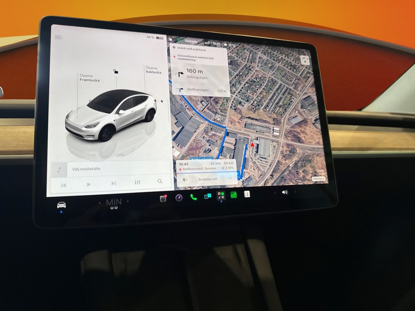 TESLA Model Y 8