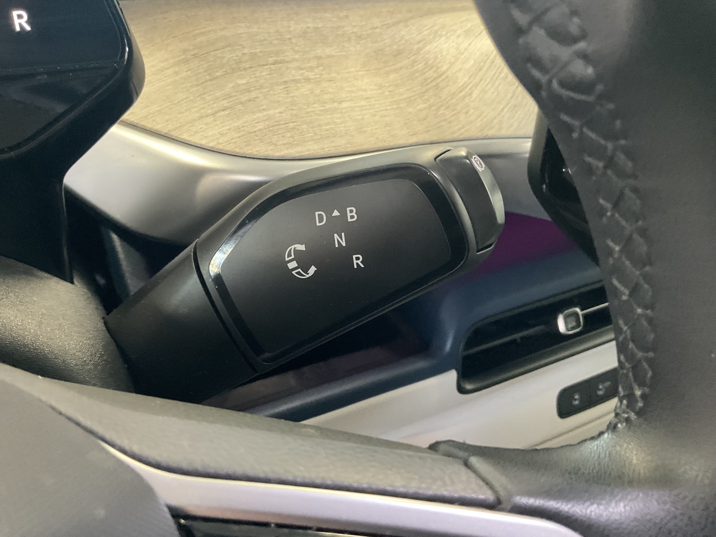 VOLKSWAGEN ID. Buzz 16