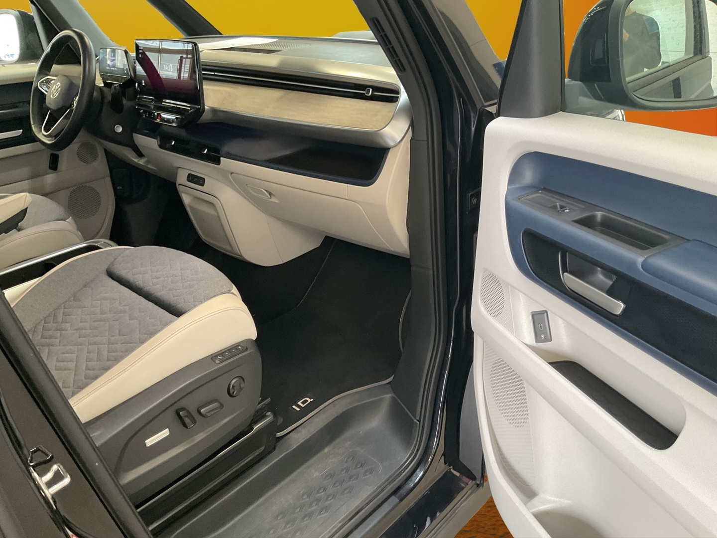 VOLKSWAGEN ID. Buzz 5