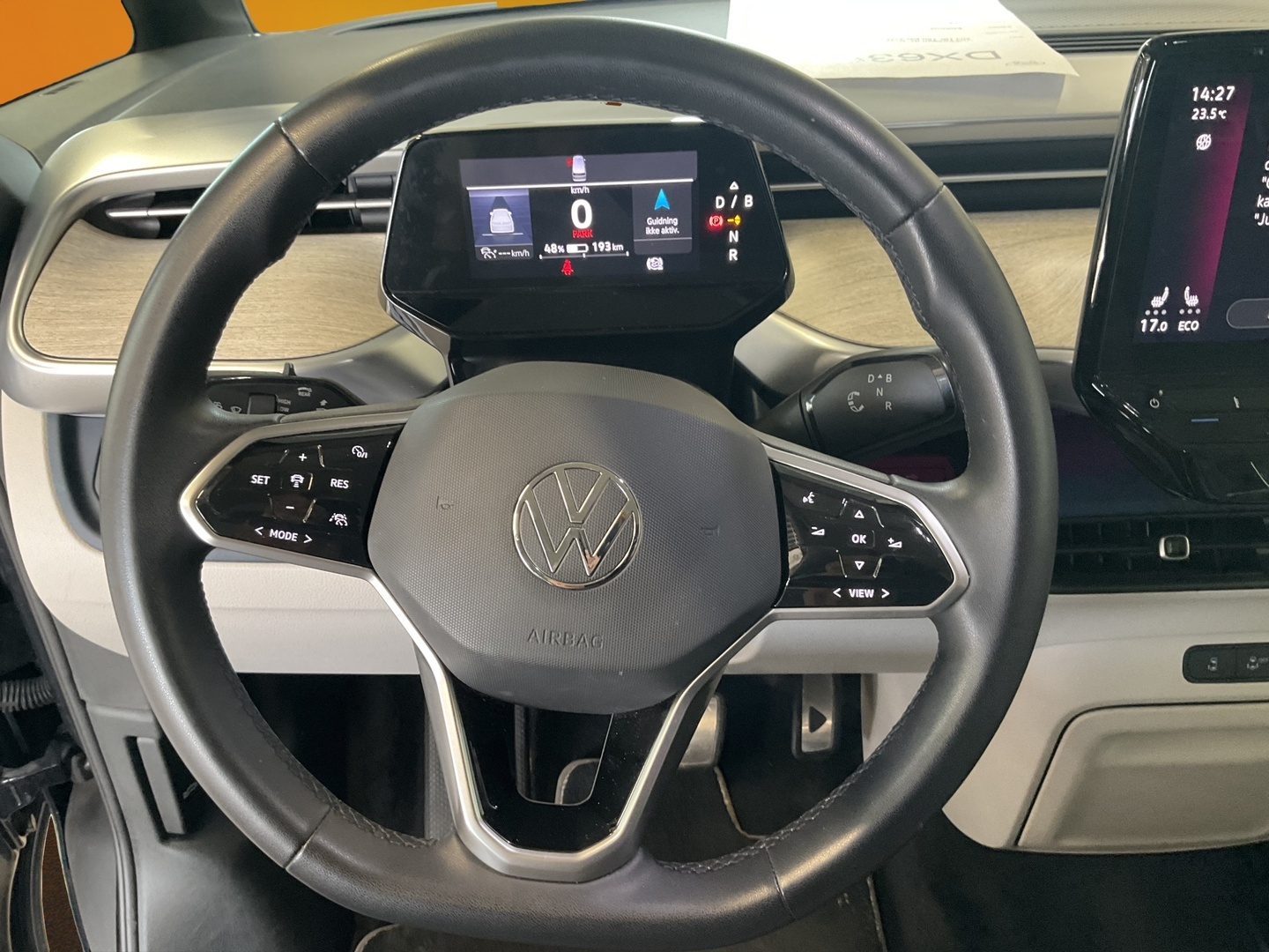 VOLKSWAGEN ID. Buzz 9