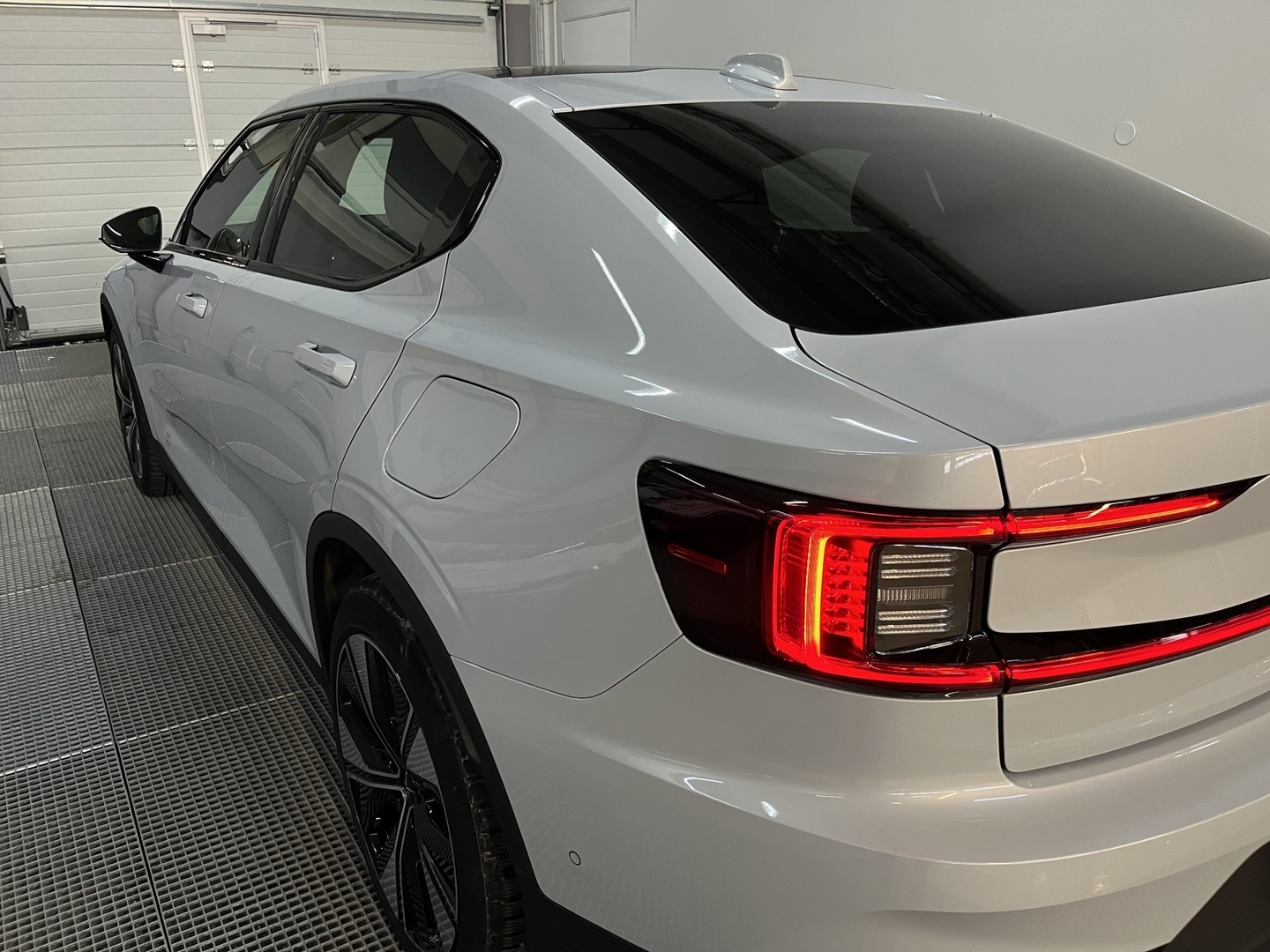 POLESTAR 2 4