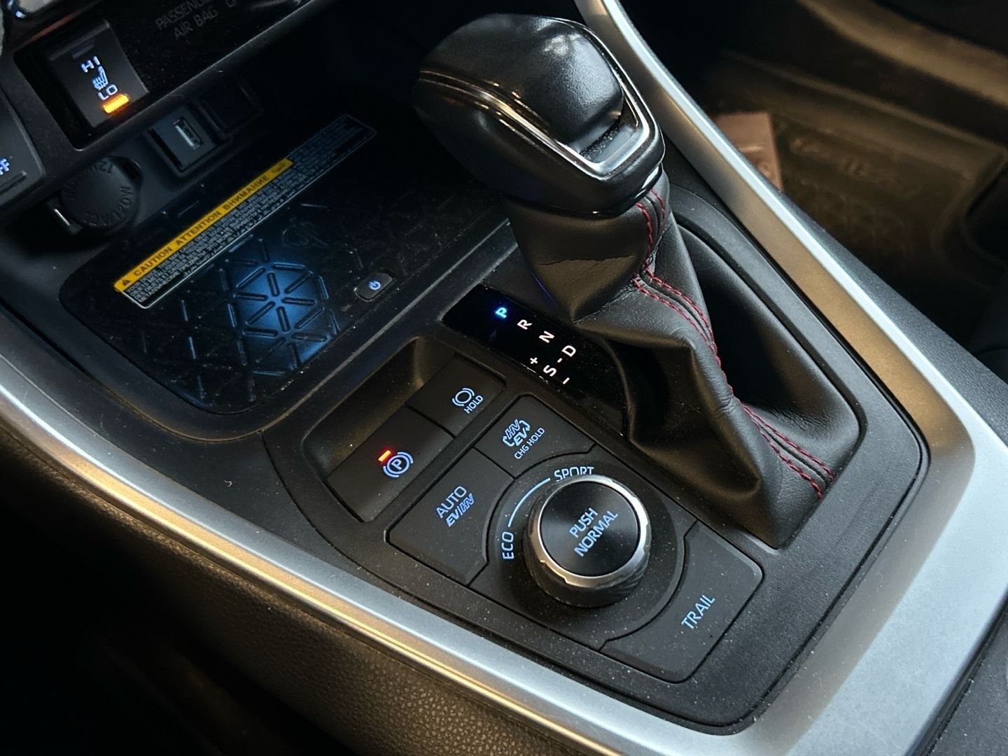 TOYOTA RAV4 Plug-in 14
