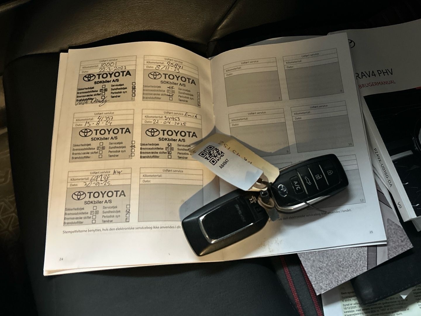 TOYOTA RAV4 Plug-in 17