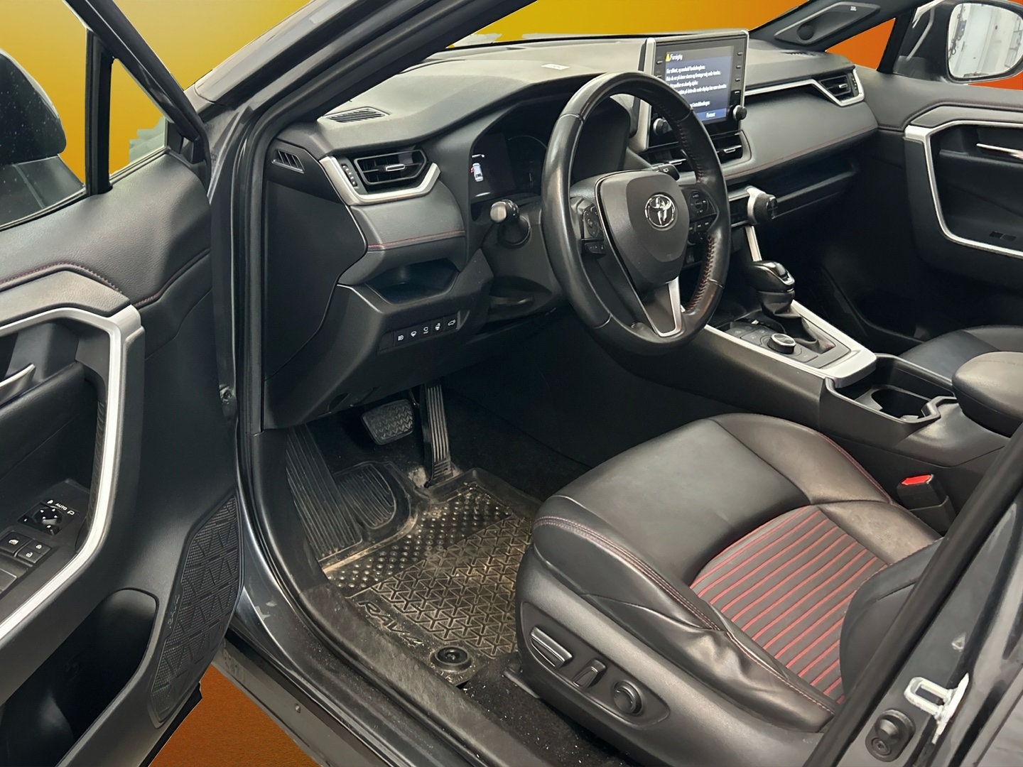 TOYOTA RAV4 Plug-in 5