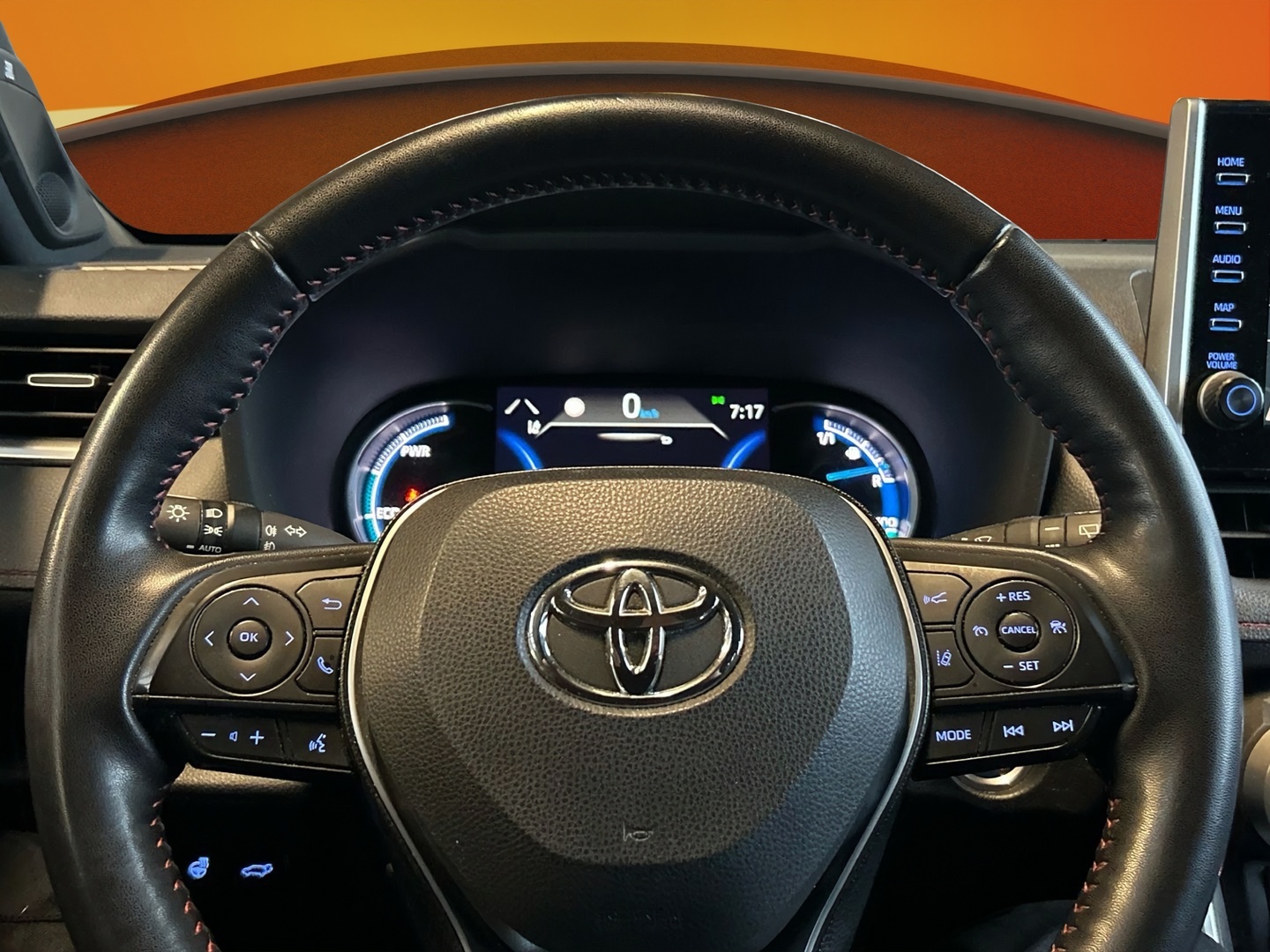 TOYOTA RAV4 Plug-in 9