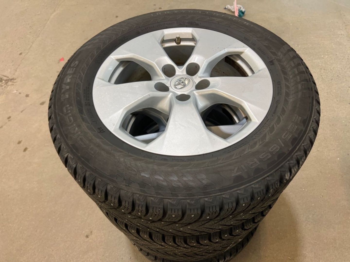 TOYOTA RAV4 16
