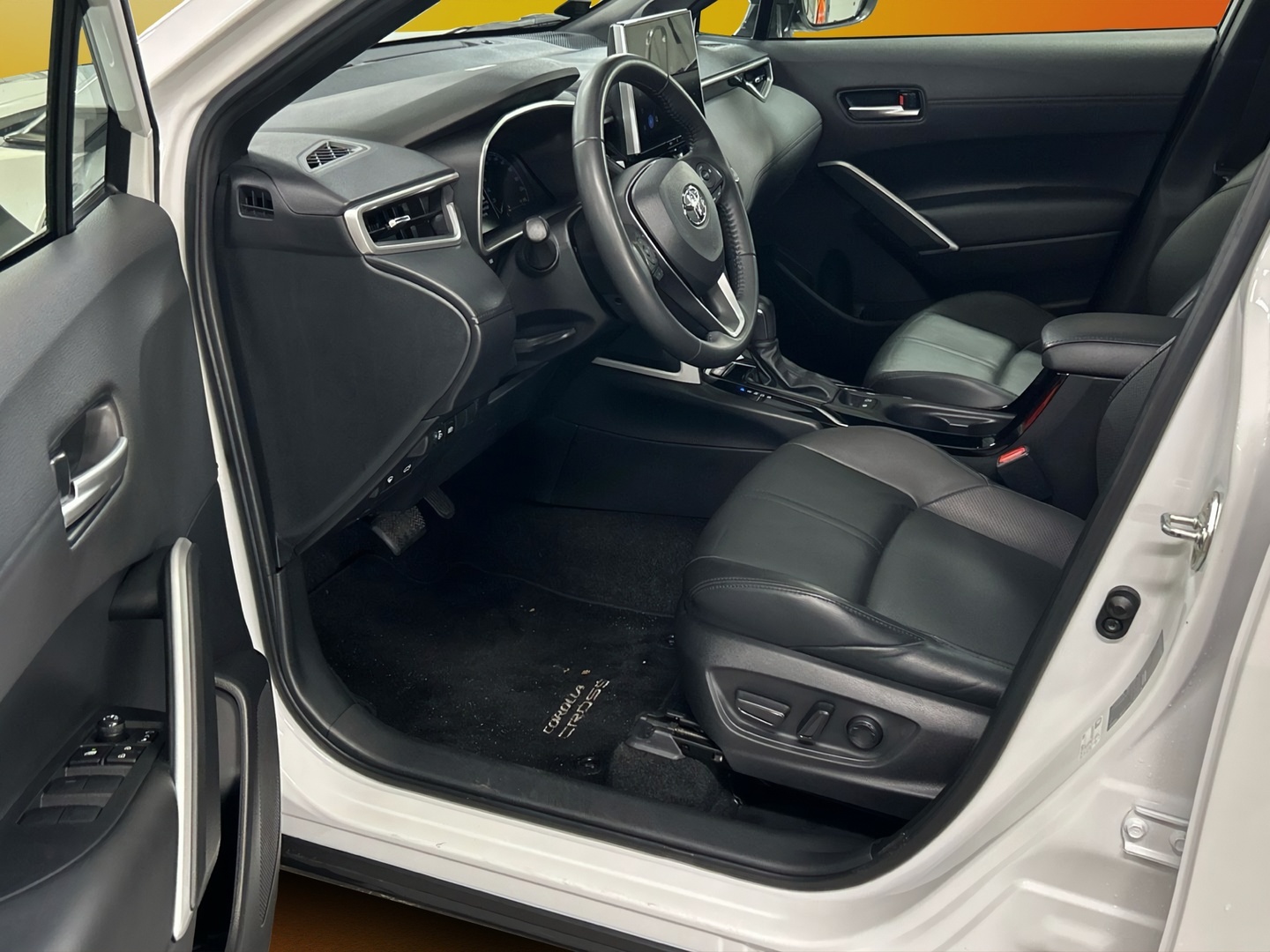 TOYOTA Corolla Cross 5