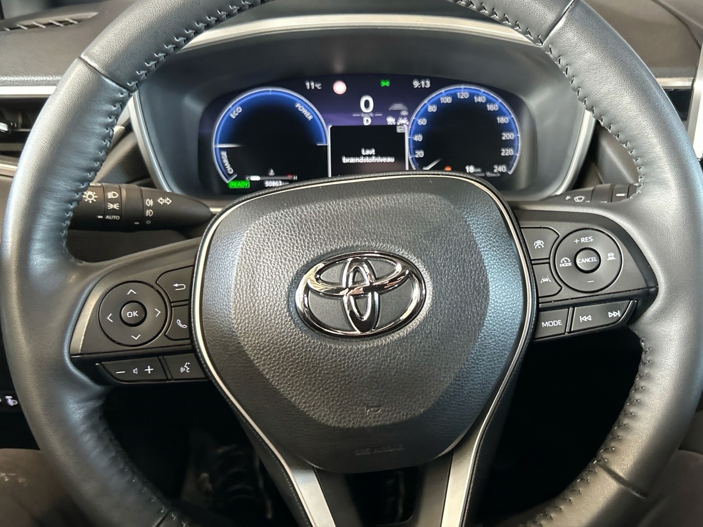 TOYOTA Corolla Cross 9