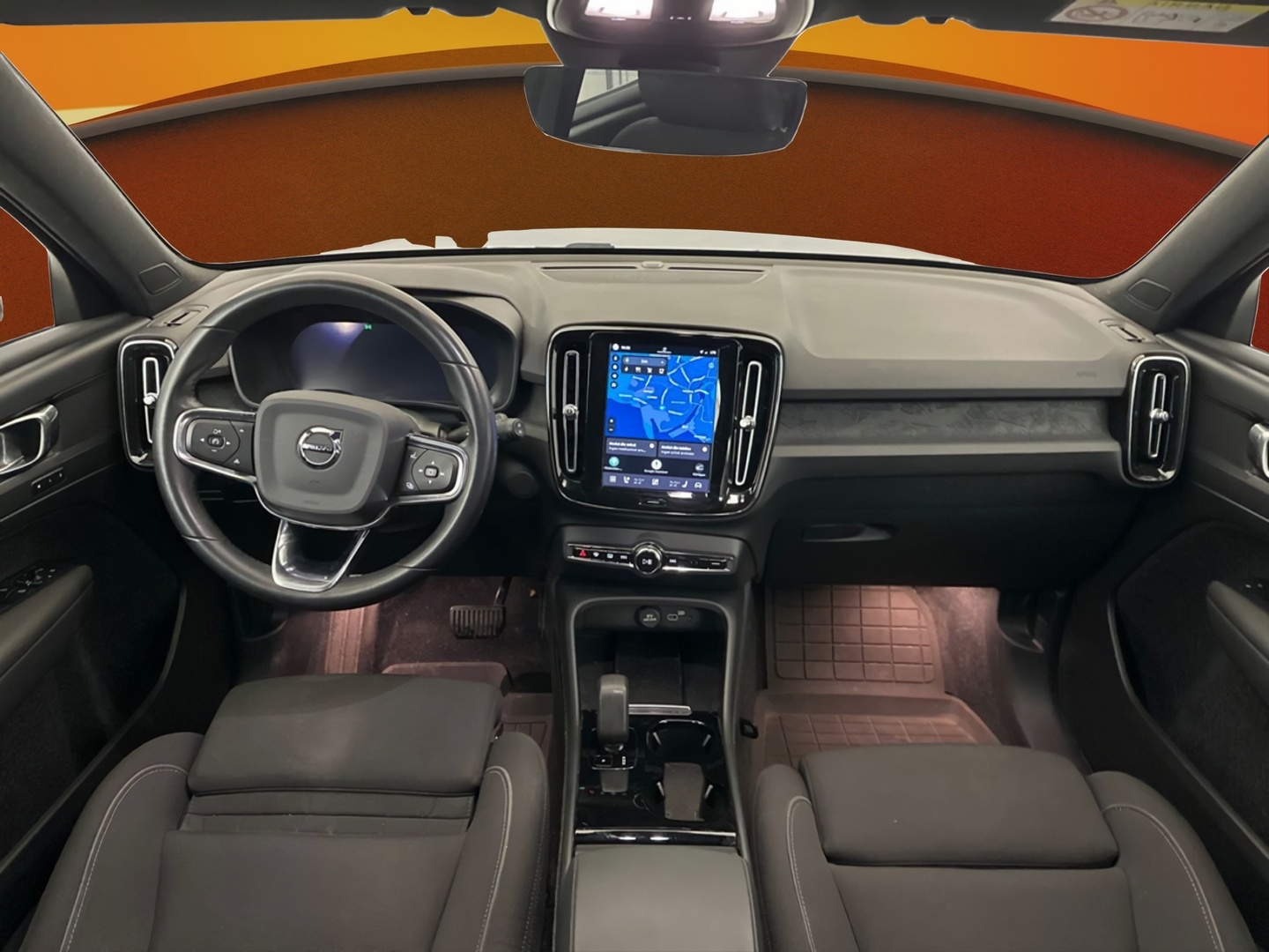 VOLVO XC40 2024