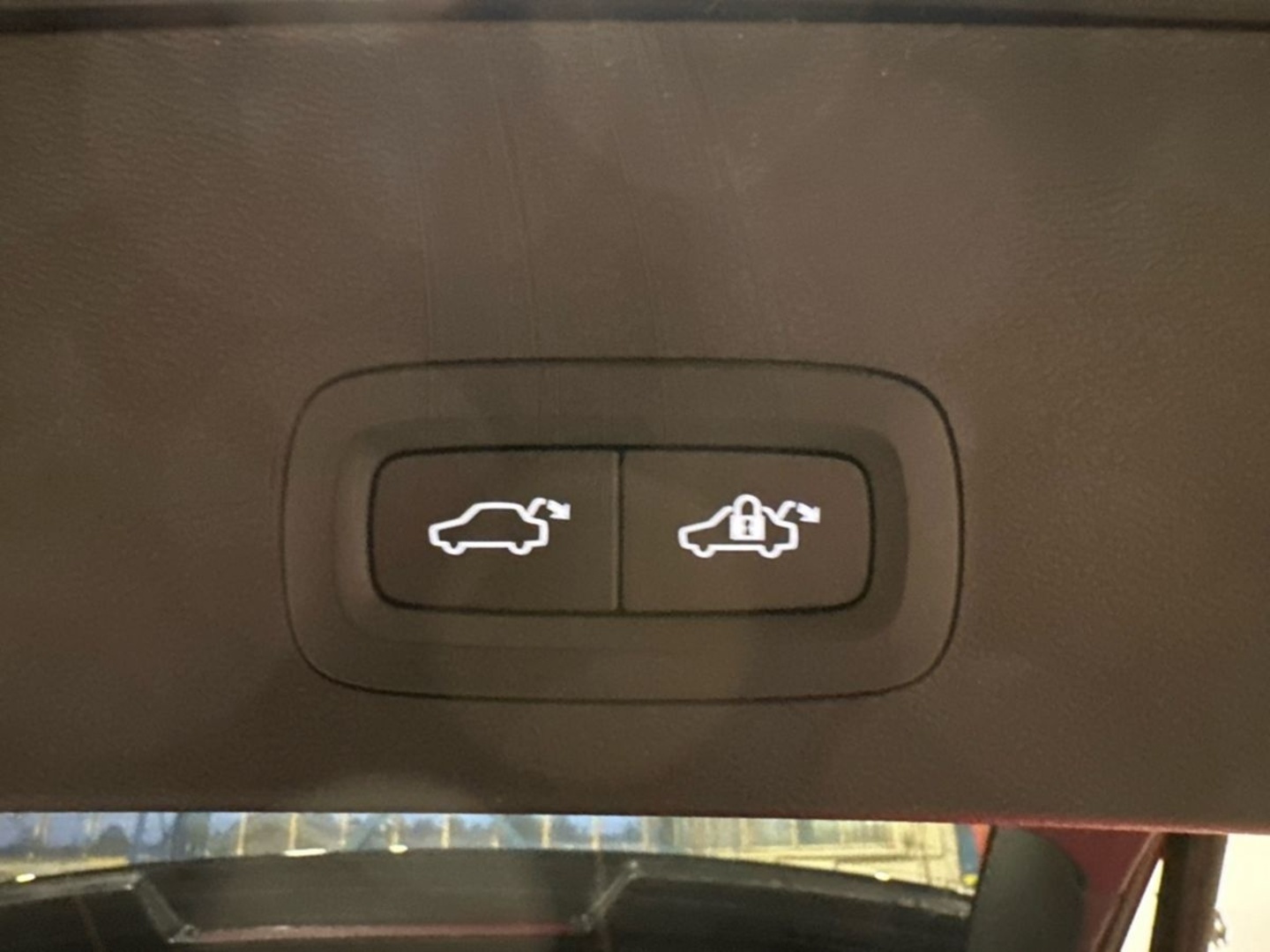 VOLVO XC40 2024