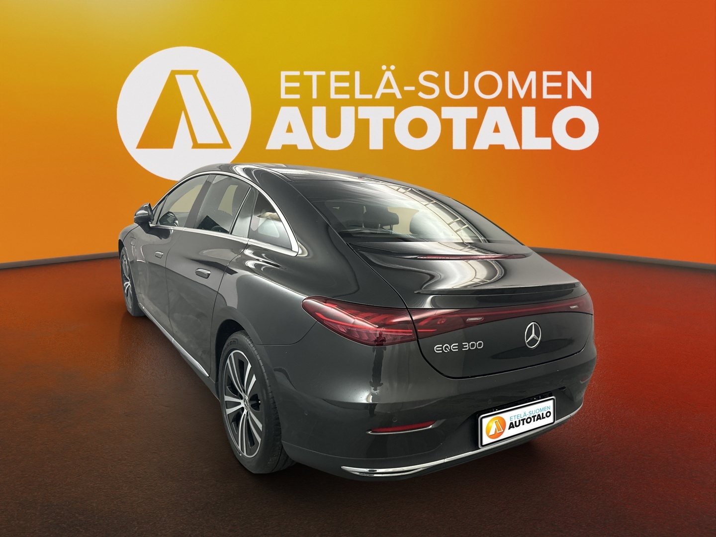 MERCEDES-BENZ EQE 2024