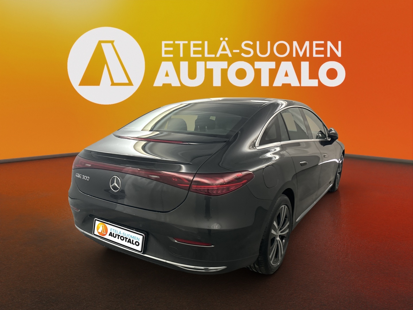 MERCEDES-BENZ EQE 2024