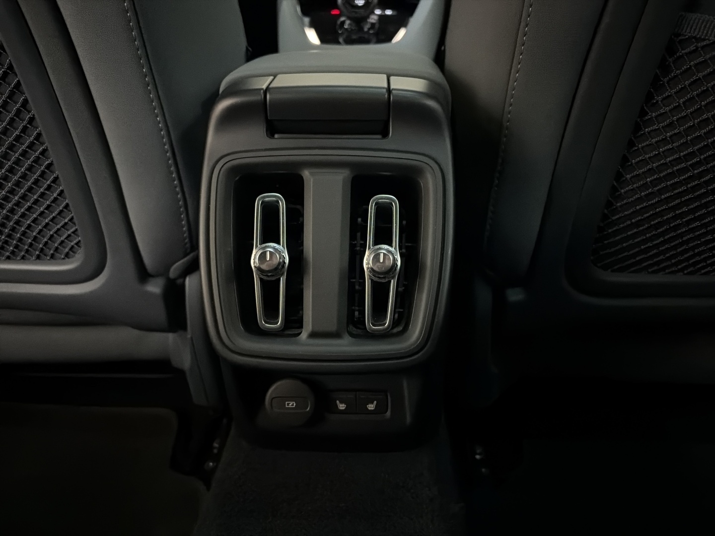 POLESTAR 2 33