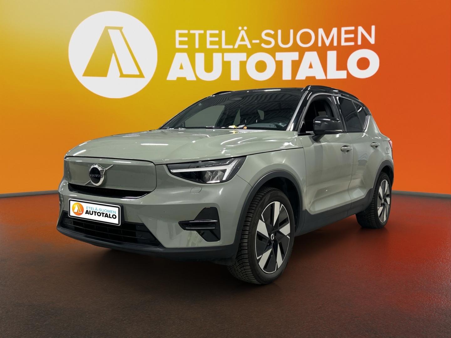 VOLVO XC40 2024