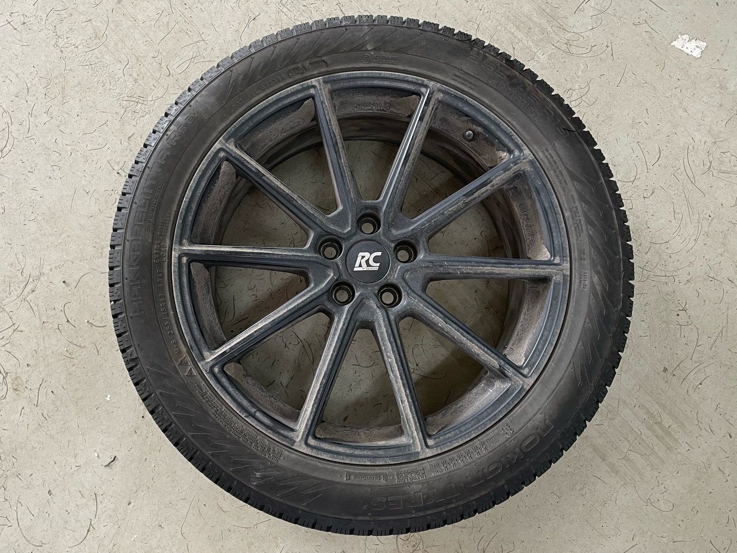 VOLVO XC40 2024