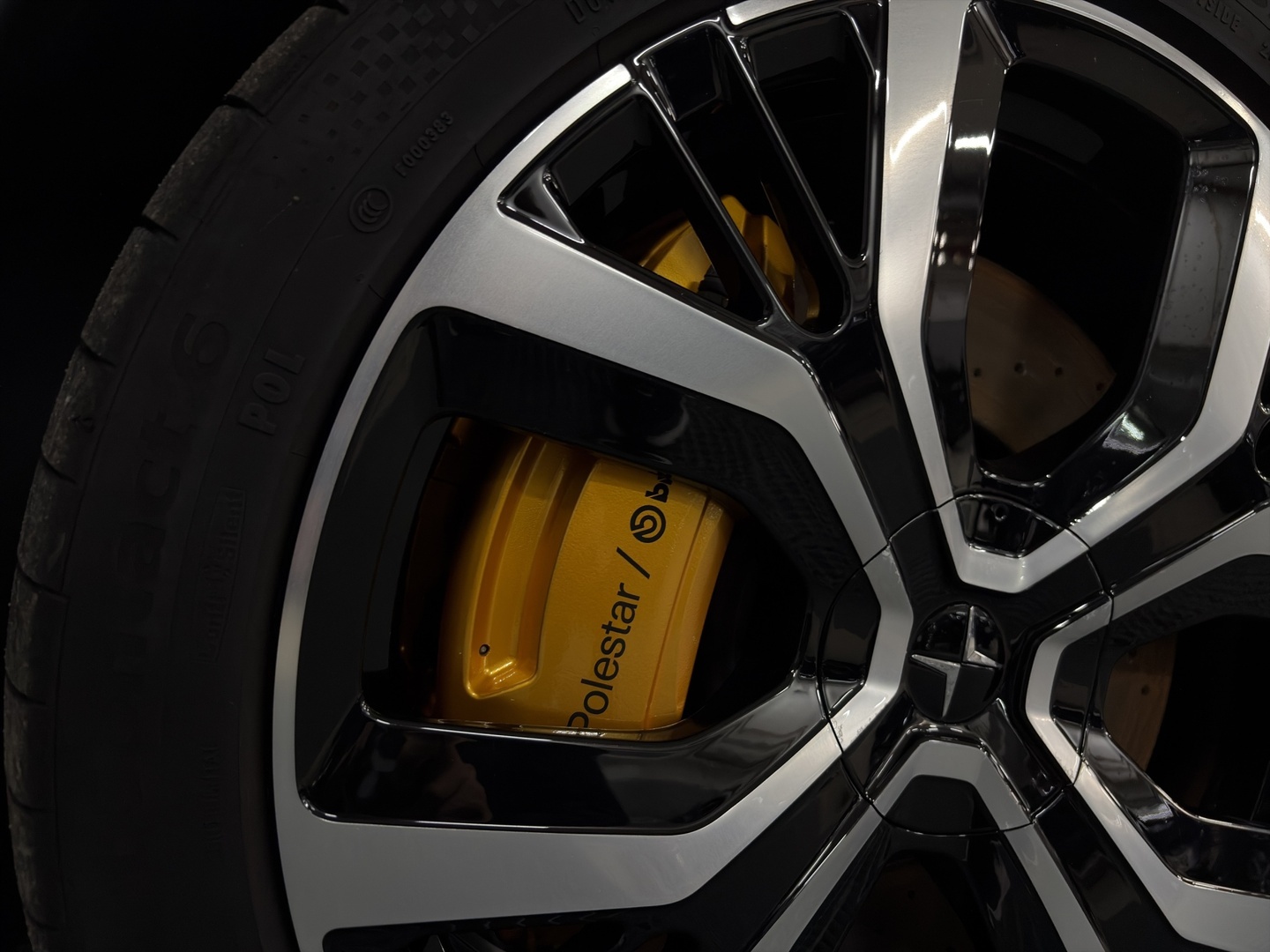 POLESTAR 2 21