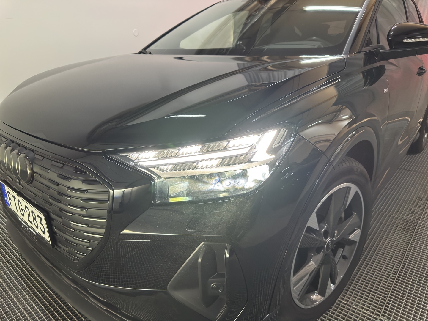 AUDI Q4 e-tron 2023