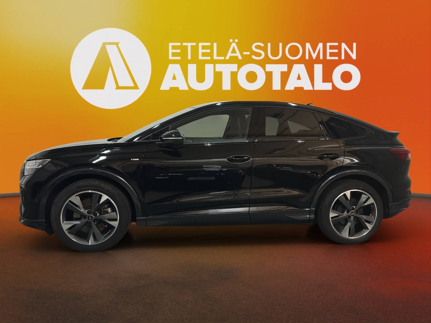 AUDI Q4 e-tron 2023