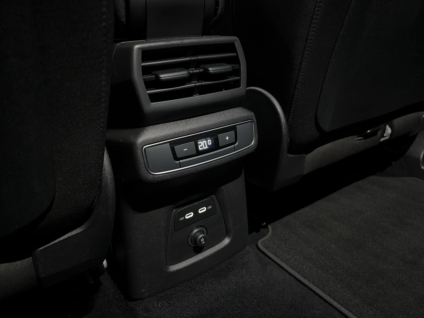 AUDI Q4 e-tron 2023