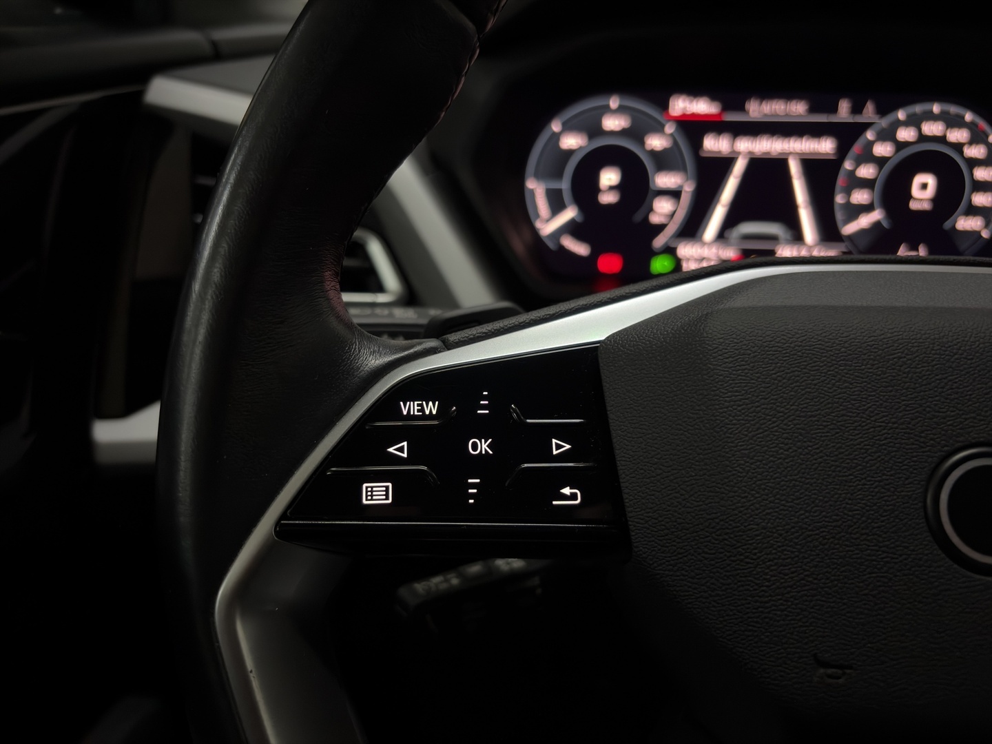 AUDI Q4 e-tron 2023