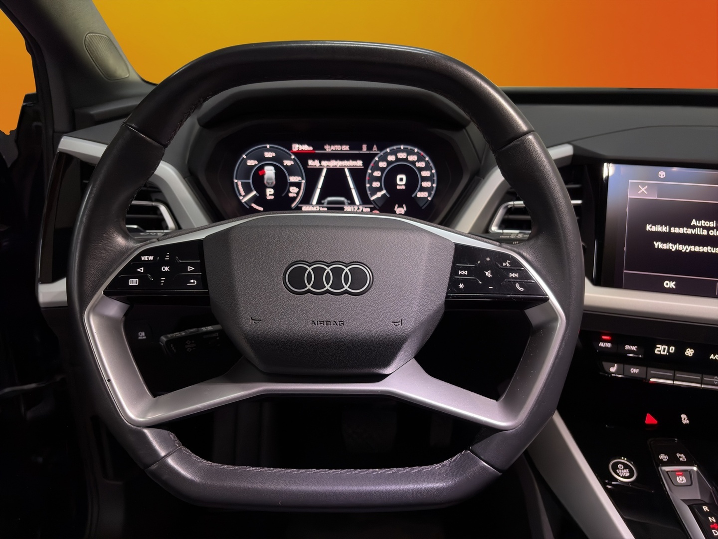 AUDI Q4 e-tron 2023