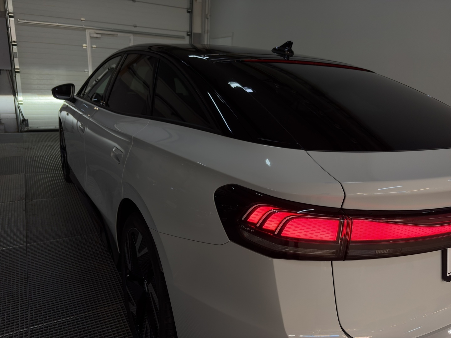 VOLKSWAGEN ID.7 4