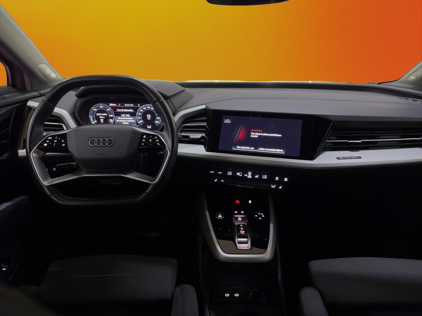 AUDI Q4 e-tron 2022