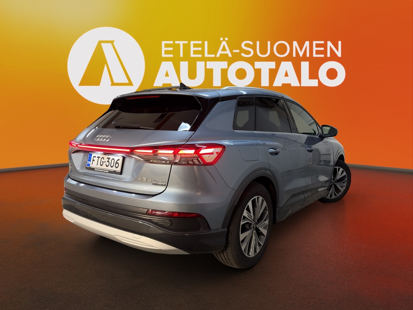AUDI Q4 e-tron 2022