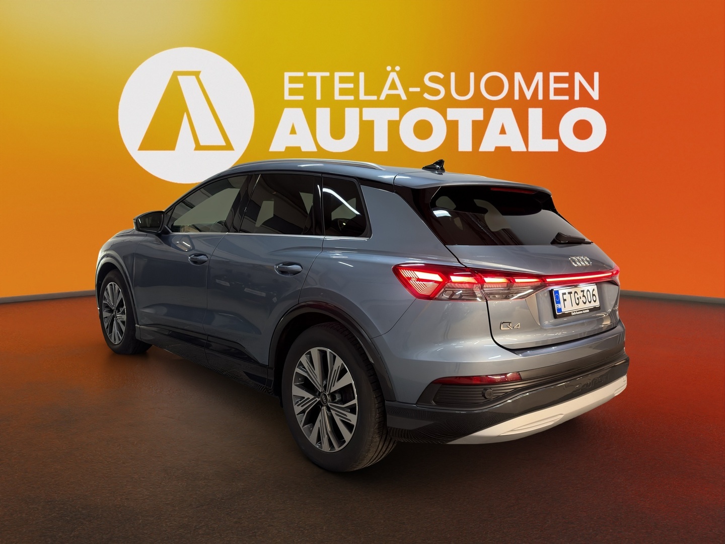 AUDI Q4 e-tron 2022