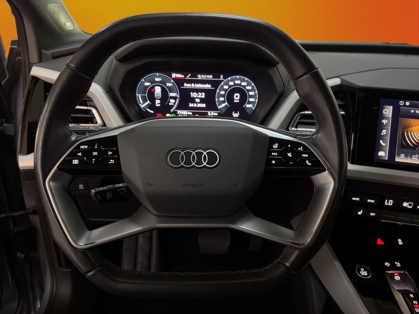 AUDI Q4 e-tron 2022