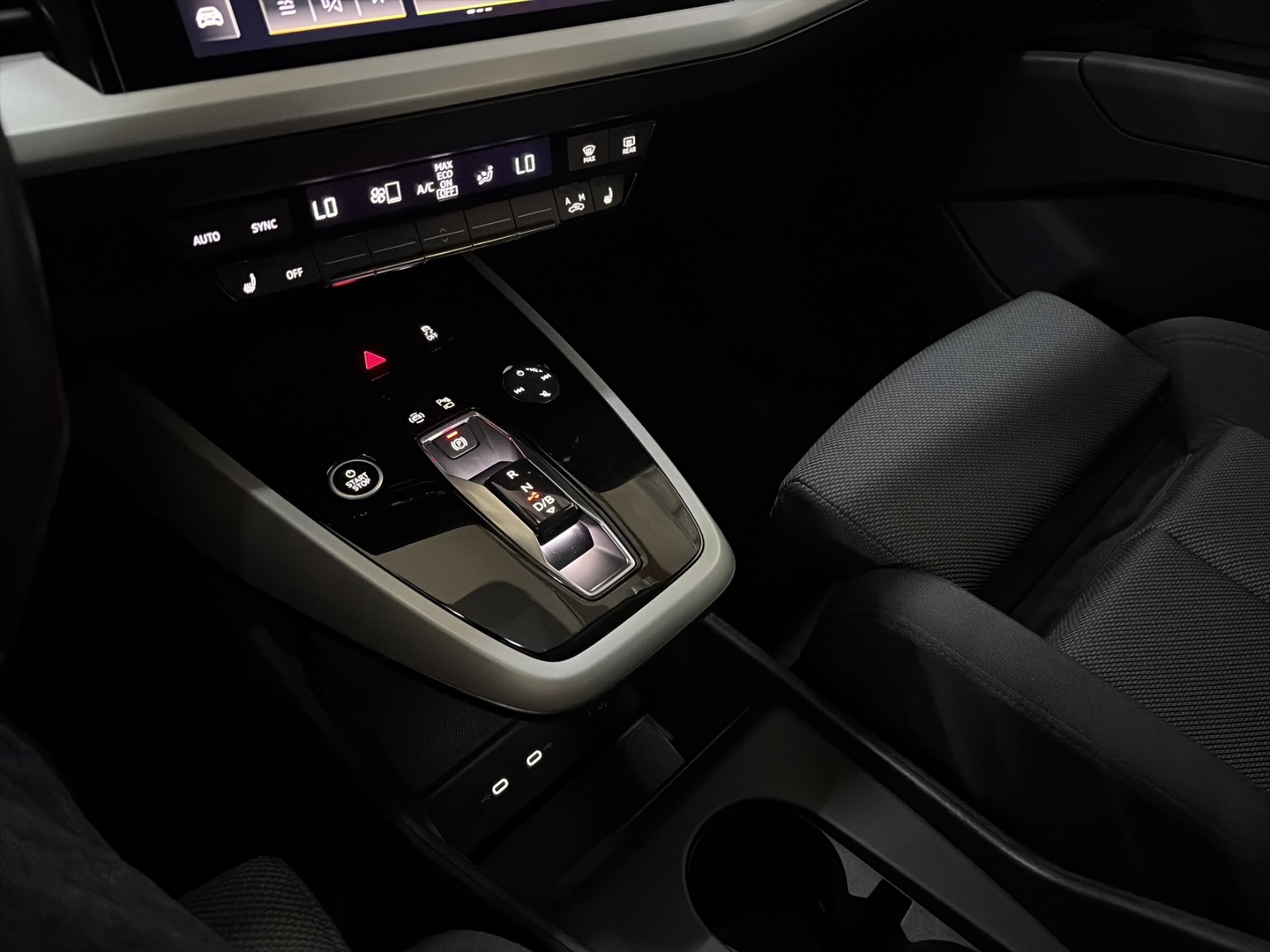 AUDI Q4 e-tron 2022
