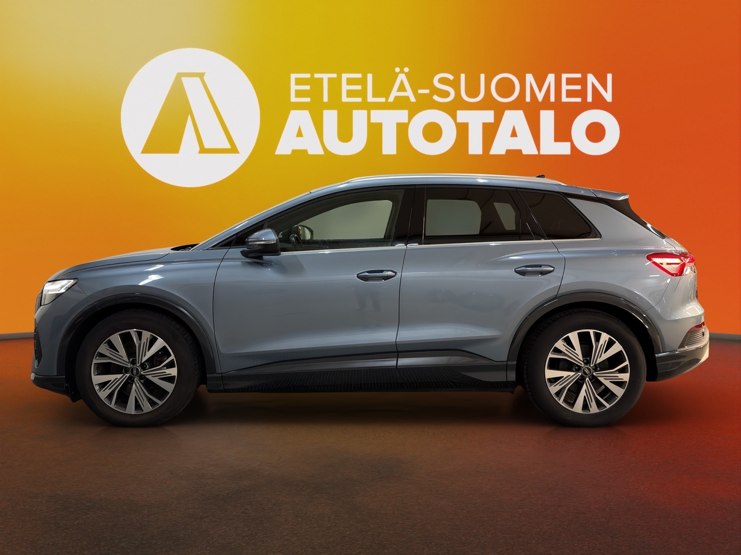 AUDI Q4 e-tron 2022
