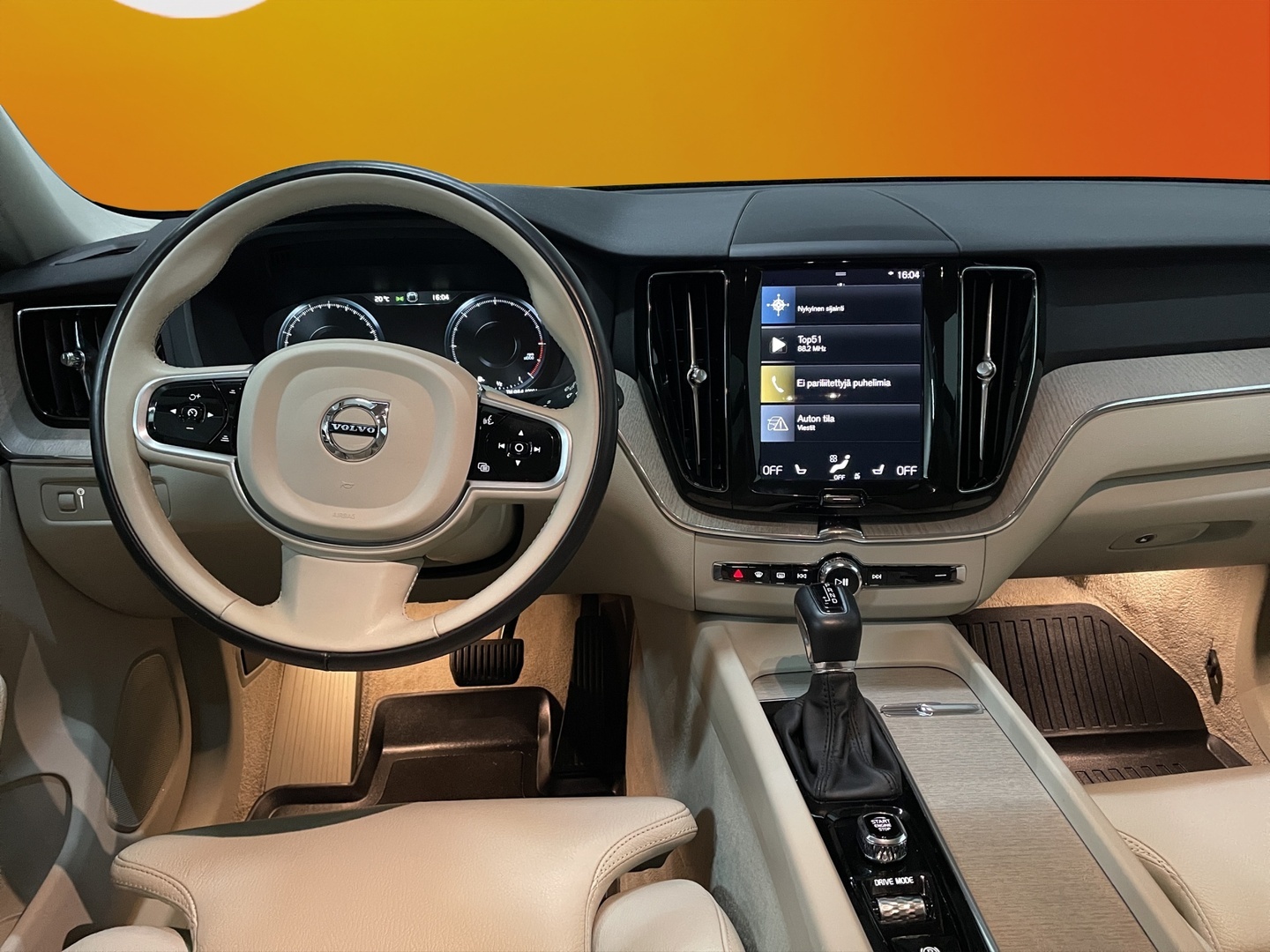 VOLVO XC60 2018