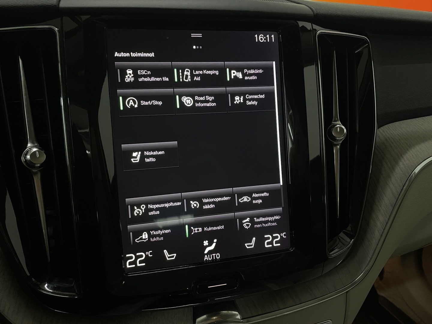 VOLVO XC60 2018