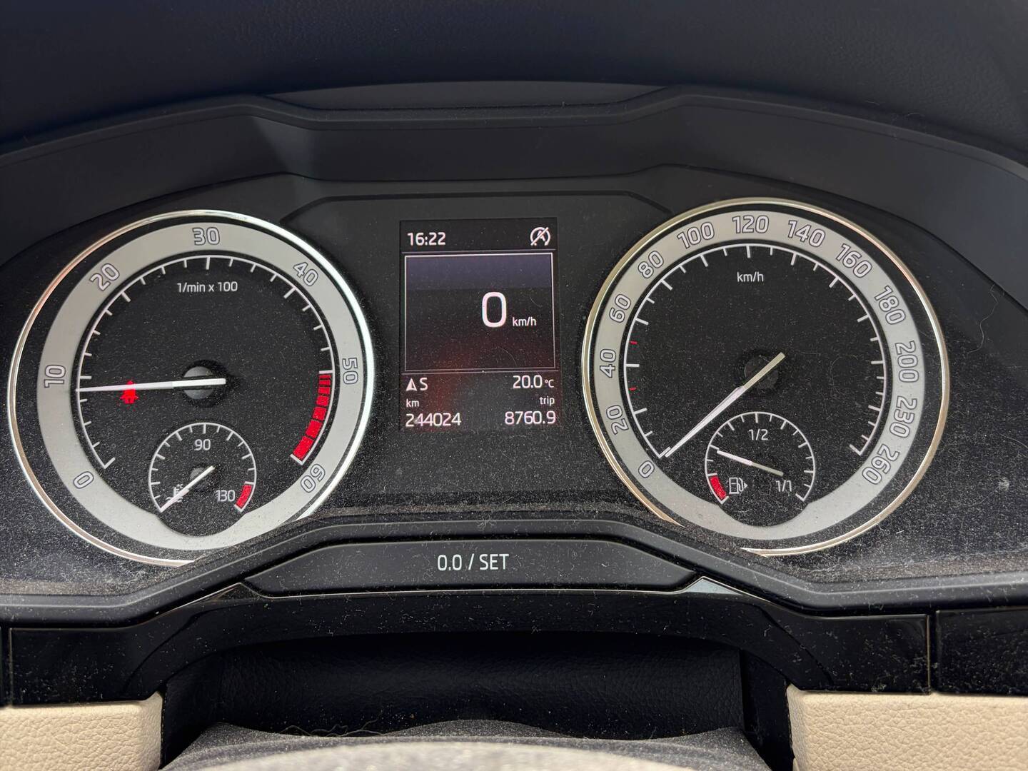 SKODA Superb 2016
