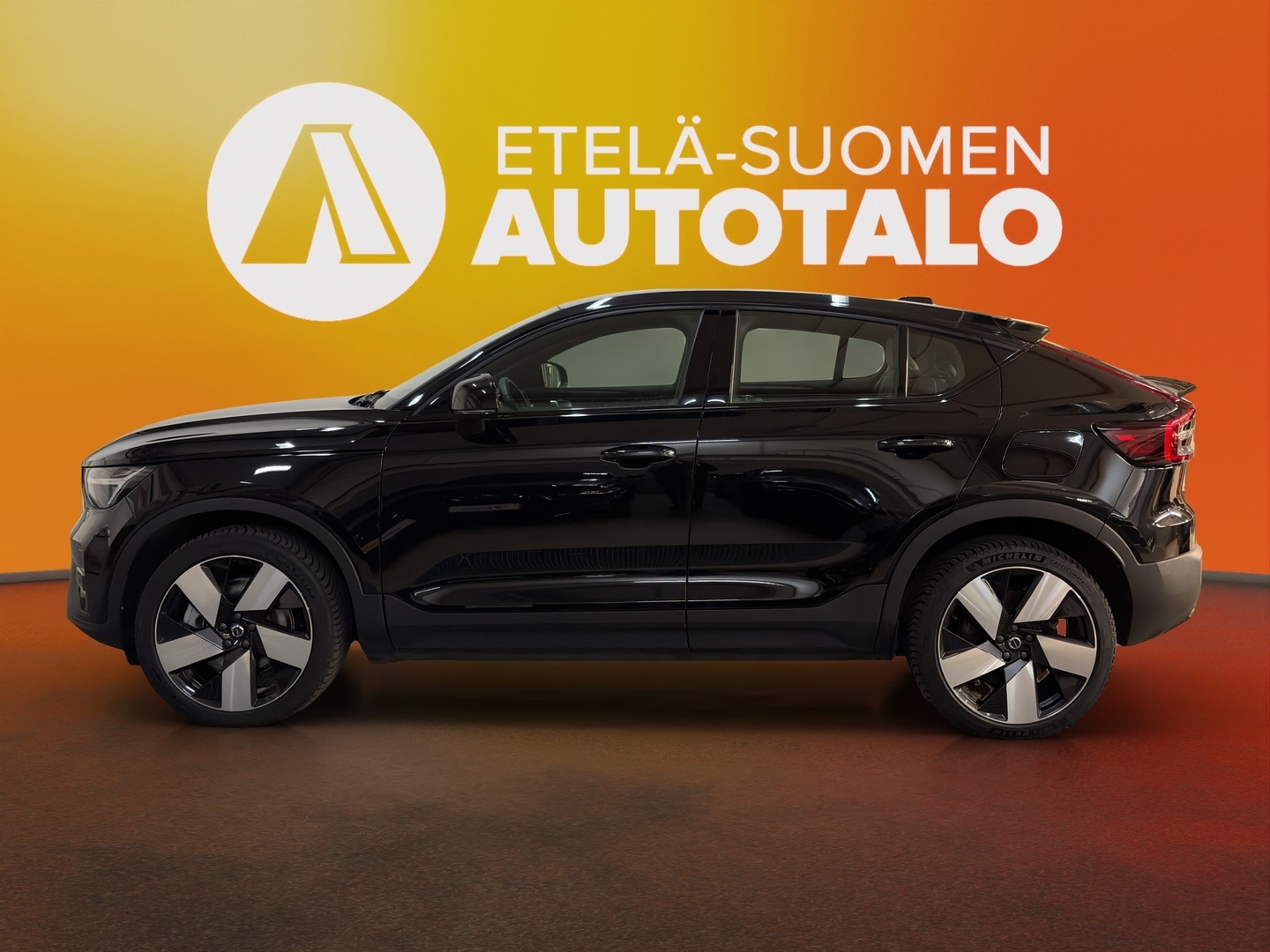 VOLVO C40 10
