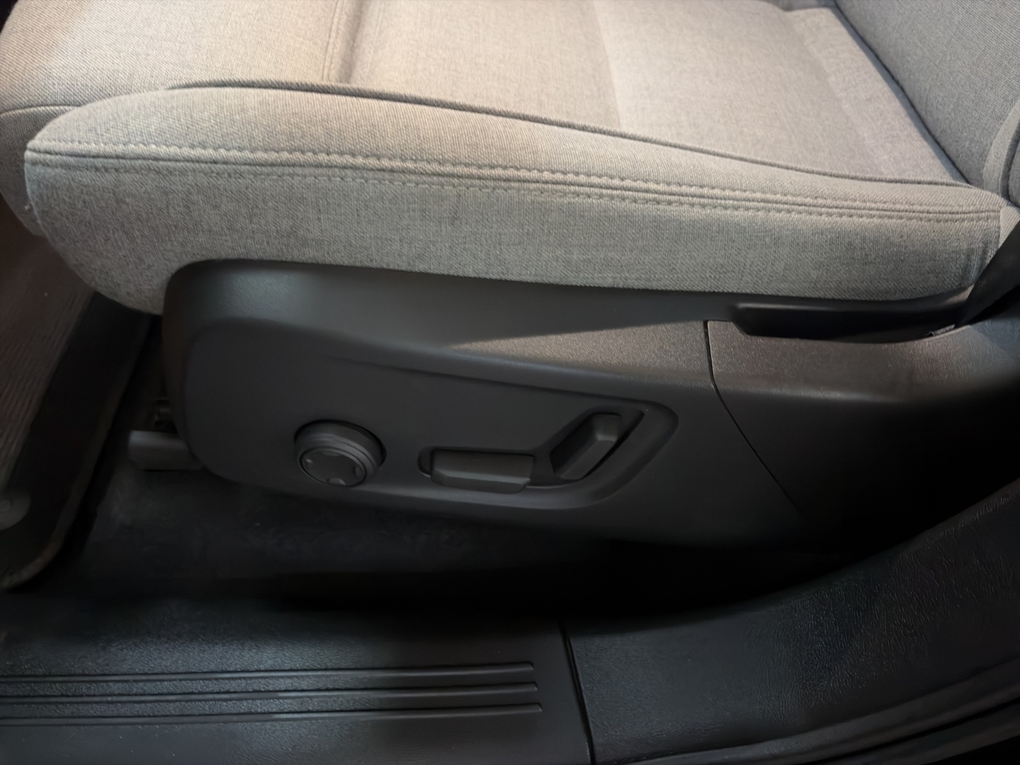 VOLVO C40 24