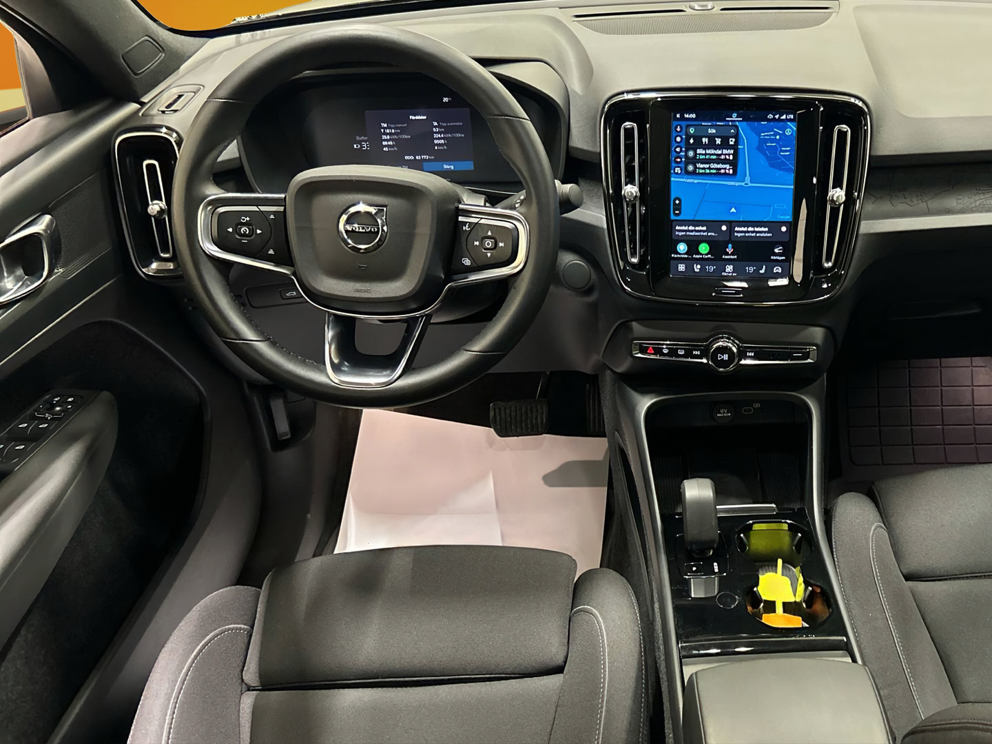 VOLVO C40 2023