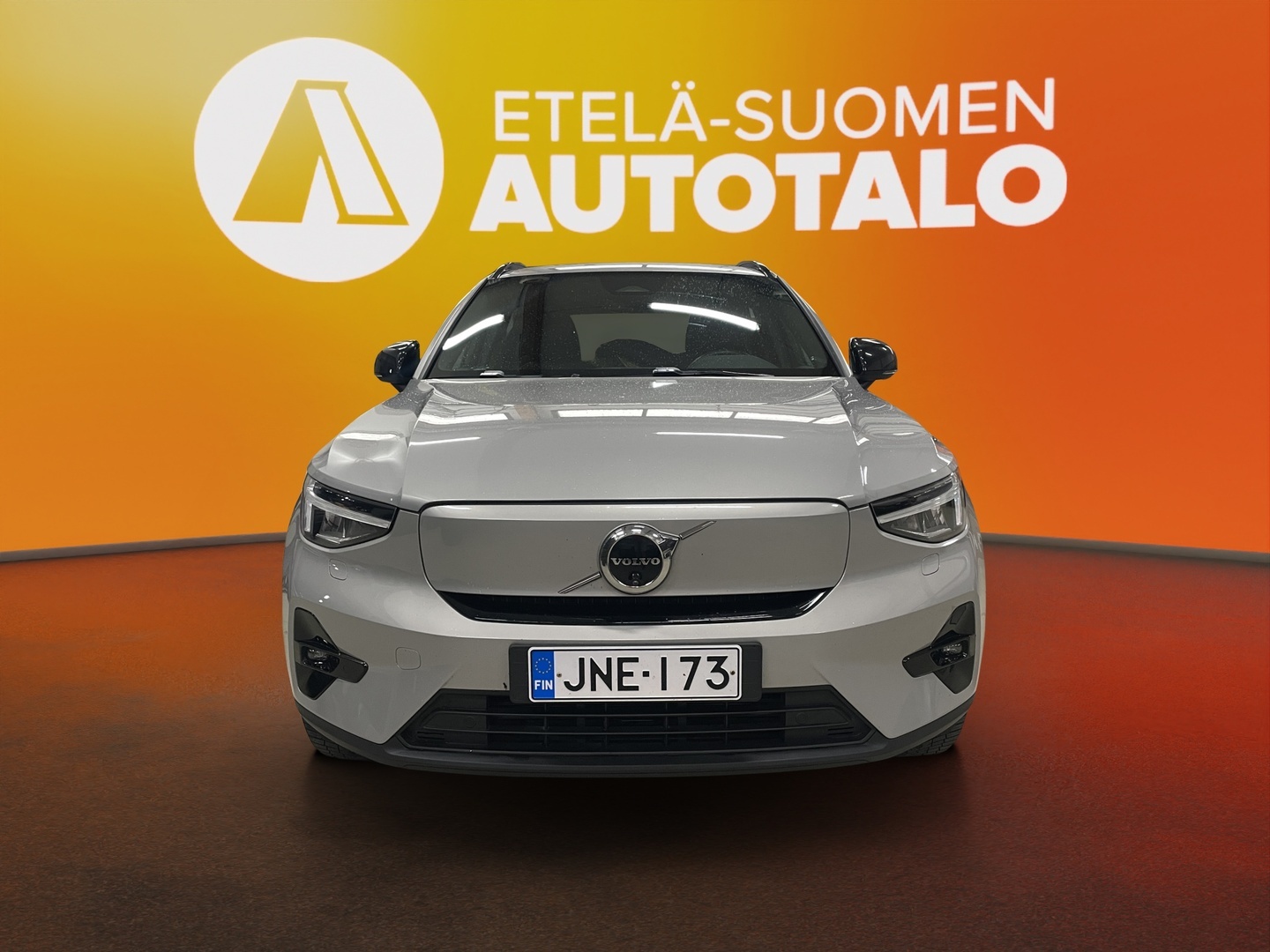 VOLVO XC40 2024