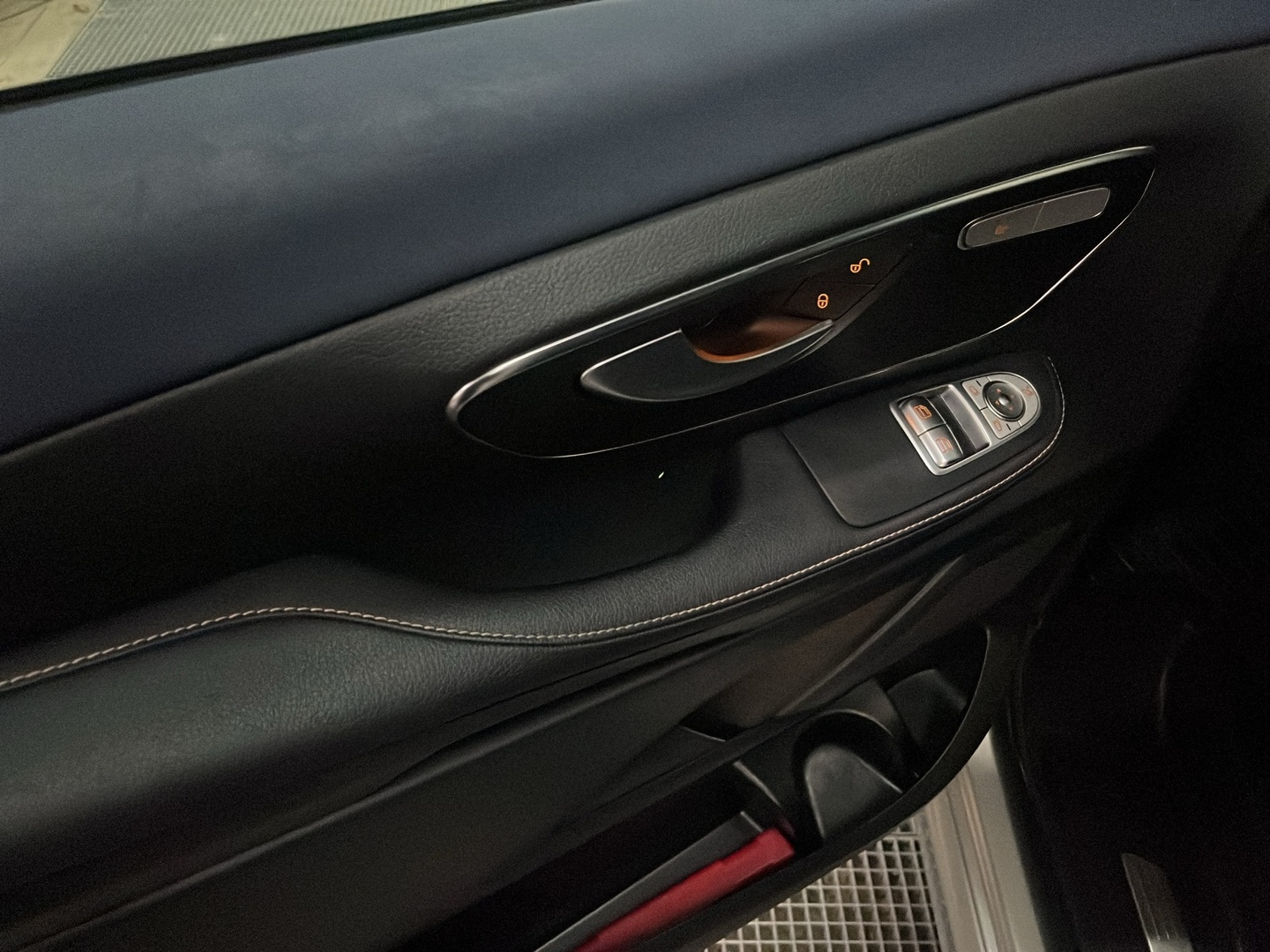 MERCEDES-BENZ EQV 2022