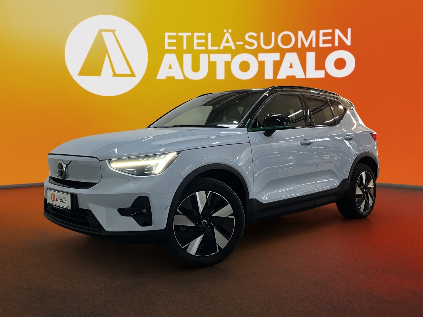 VOLVO XC40 2024