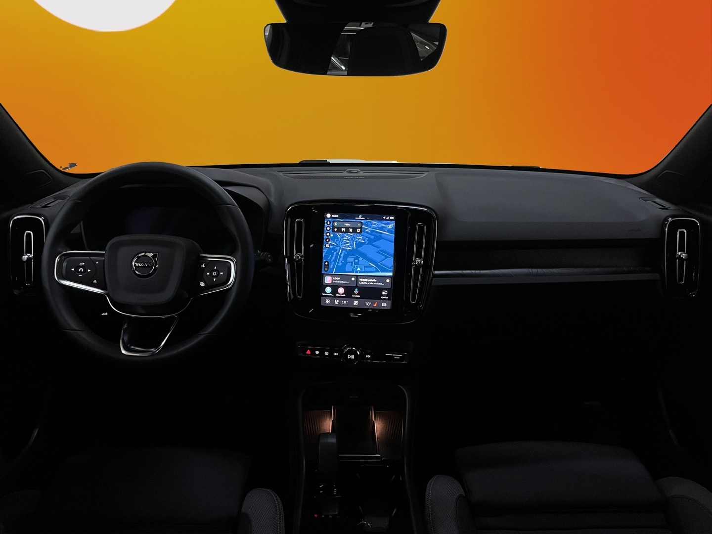VOLVO XC40 2024