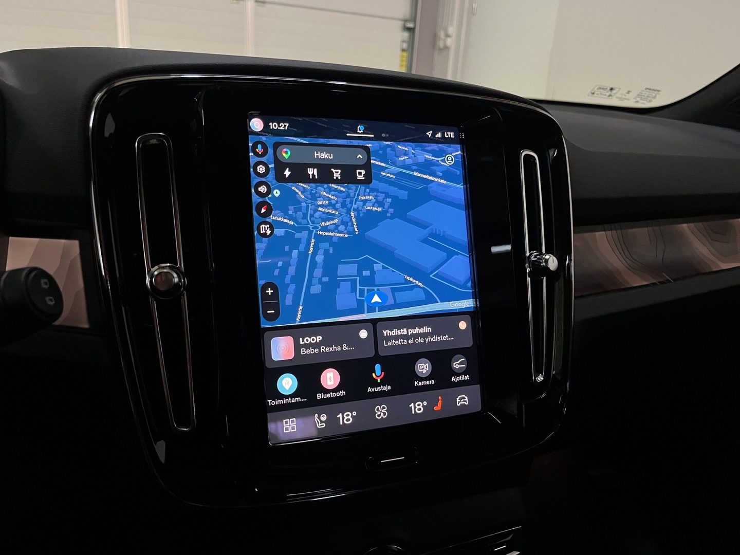 VOLVO XC40 2024