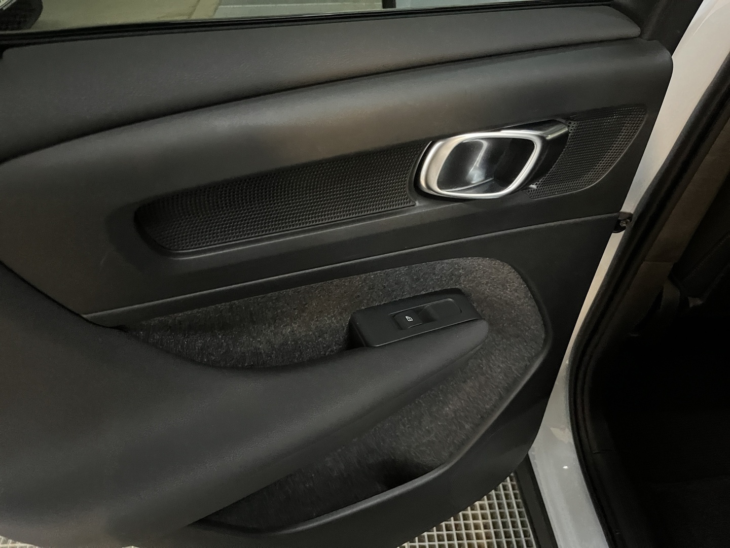 VOLVO XC40 2024