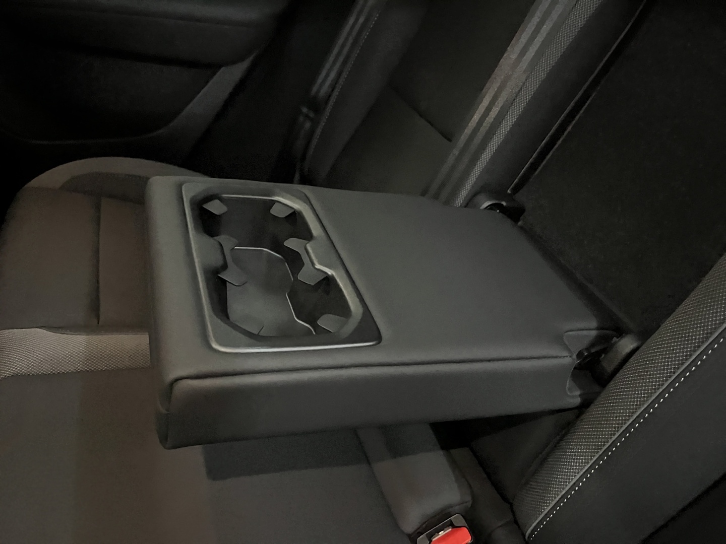 VOLVO XC40 2024