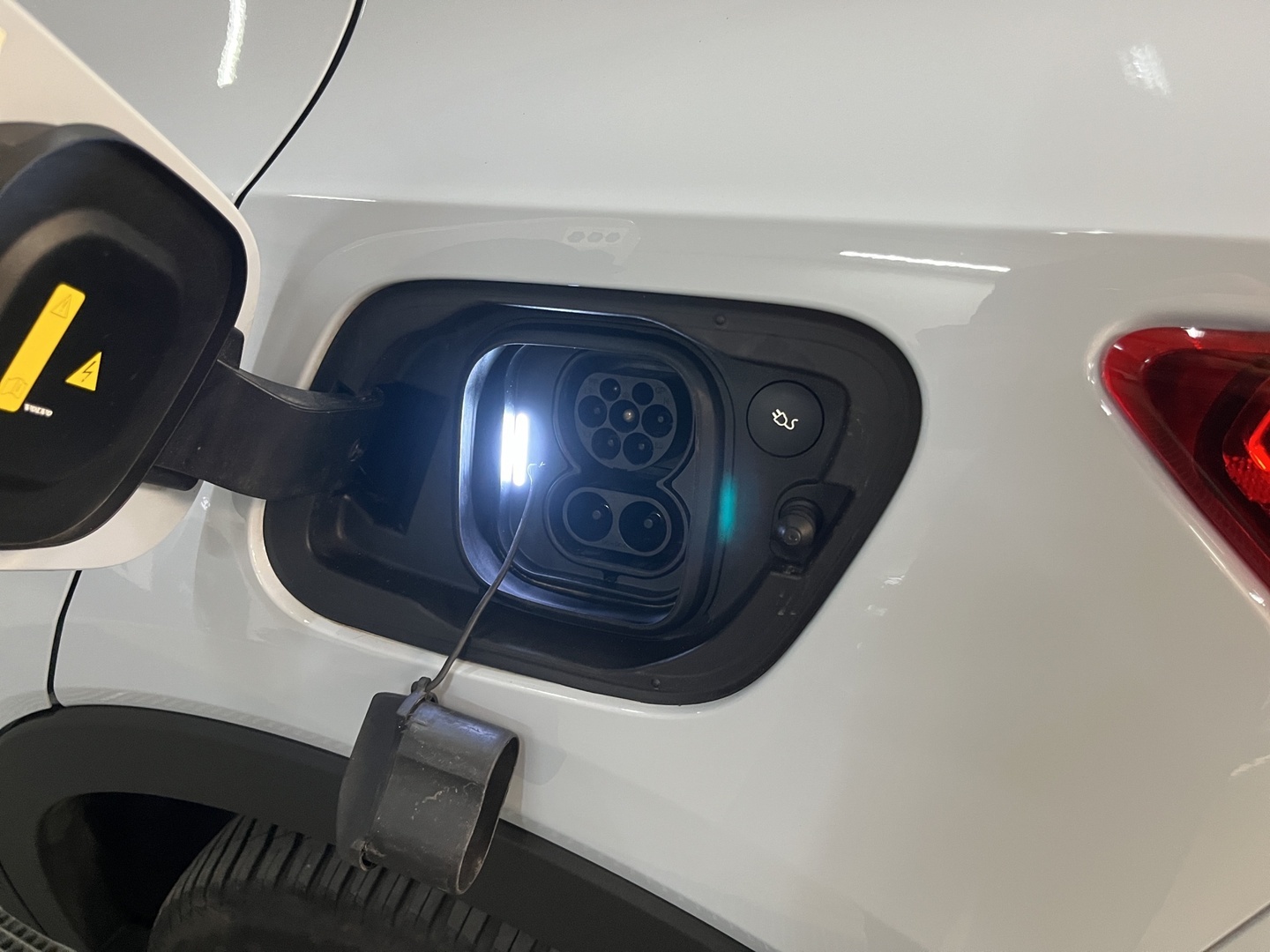VOLVO XC40 2024