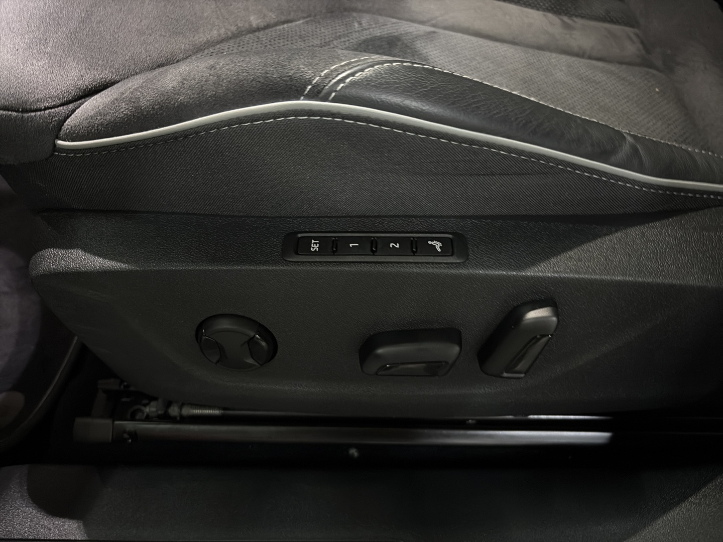 SKODA Enyaq 2023