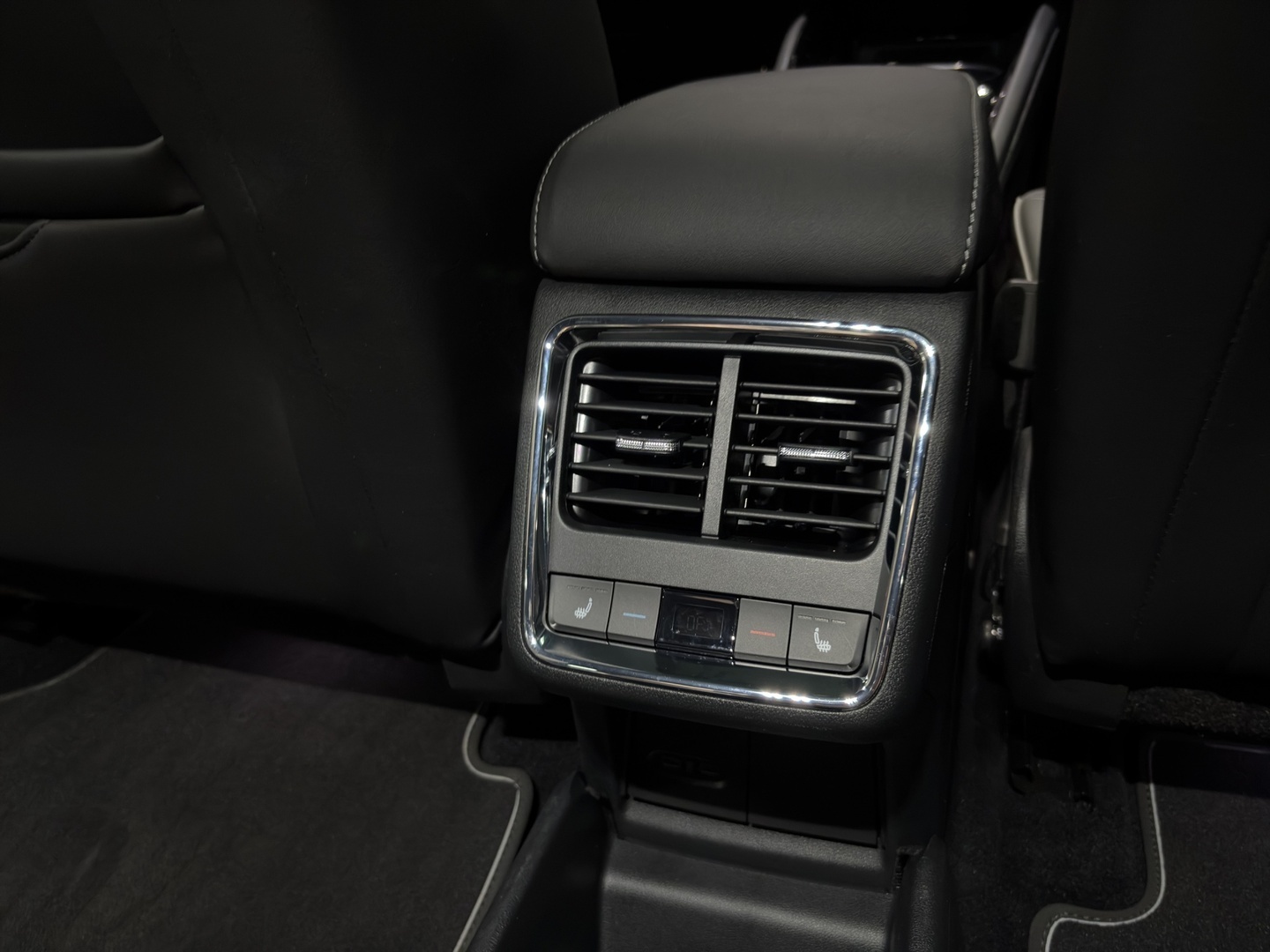 SKODA Enyaq 2023
