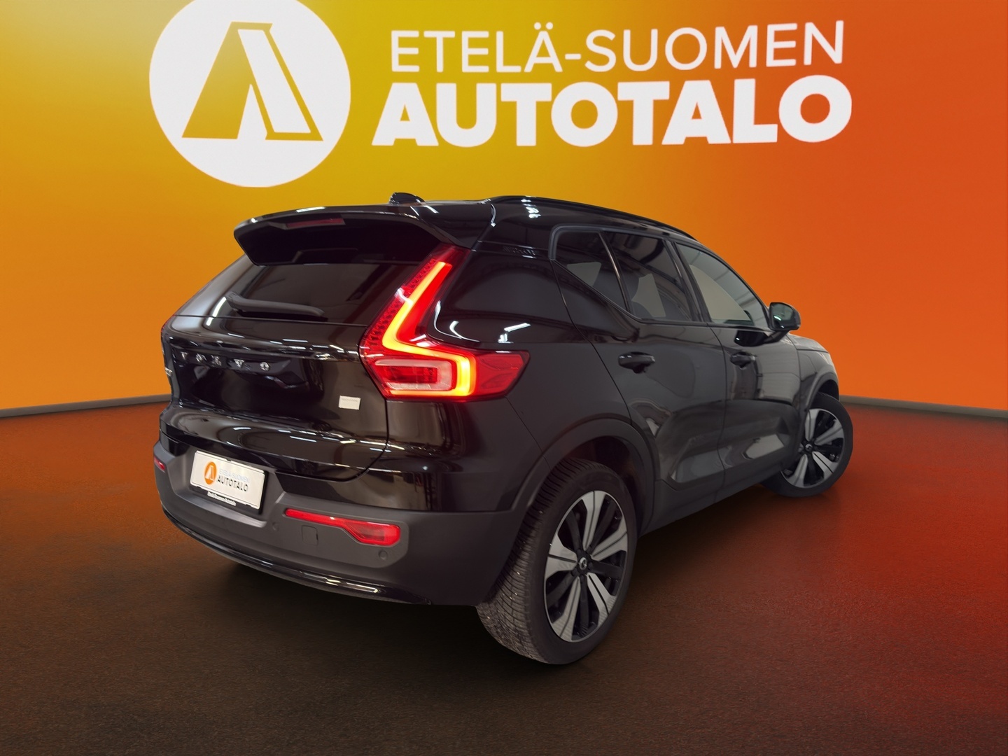 VOLVO XC40 2023