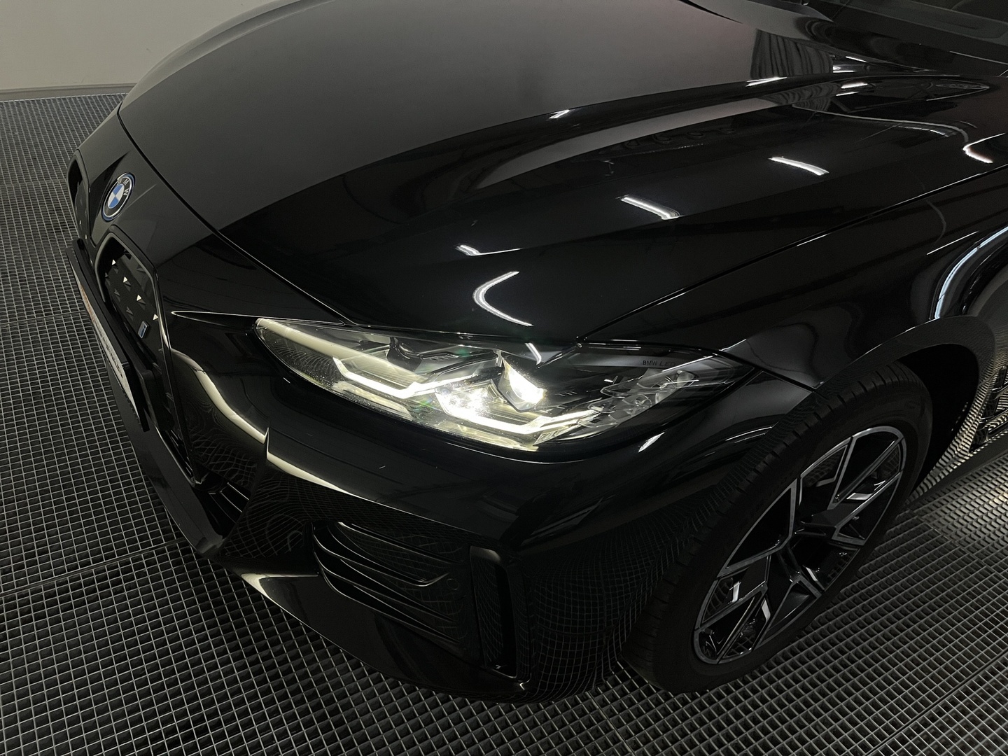 BMW i4 2023